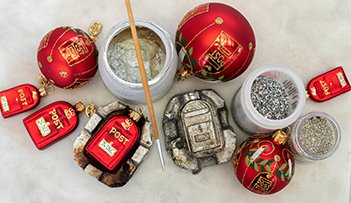 ET KIG IND I PRODUKTIONEN