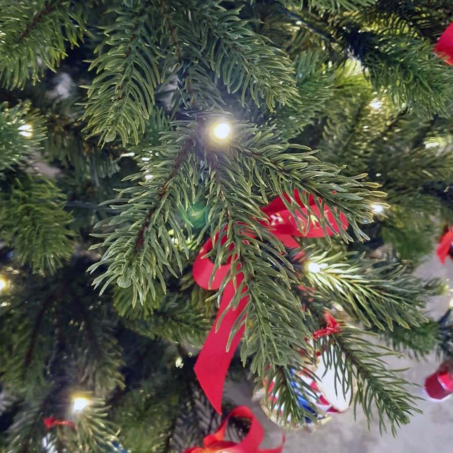 JULETR MRK GRN 220 CM M/620 LED 