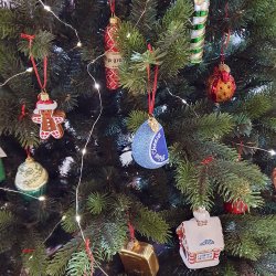 JULETR MRK GRN 220 CM U/LED