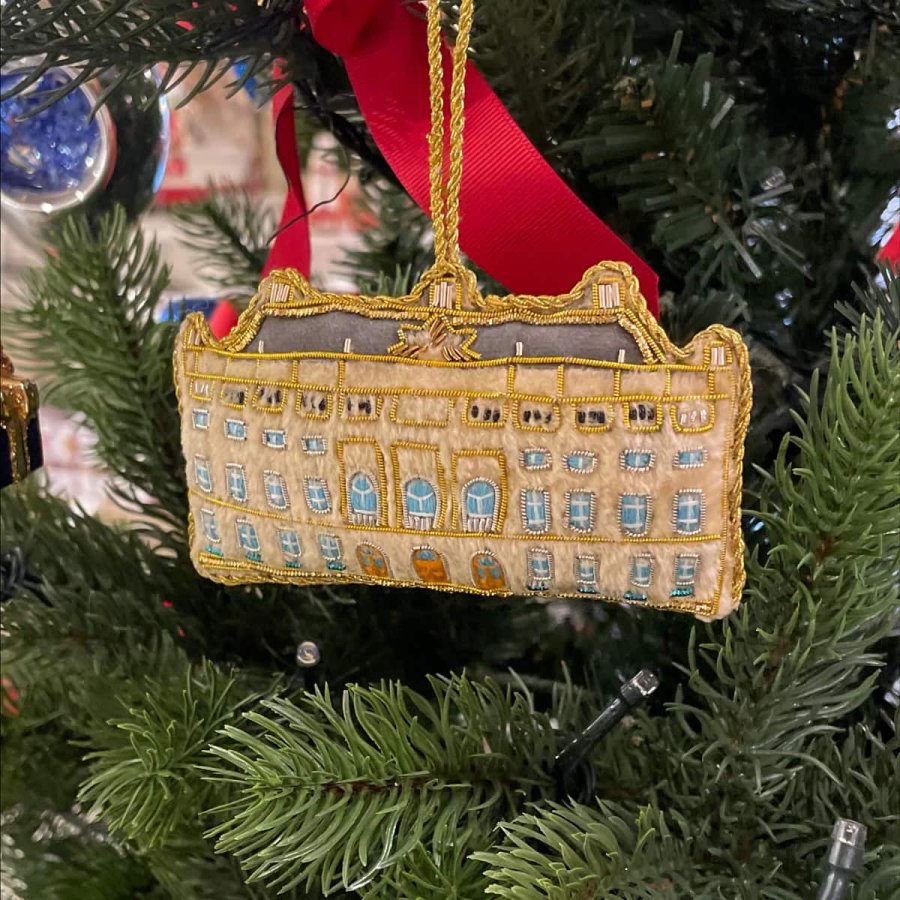 BRODERET AMALIENBORG 10 CM